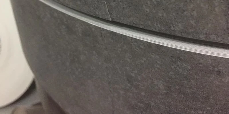 Kavisli dolap kapağında dekoratif kenar profili